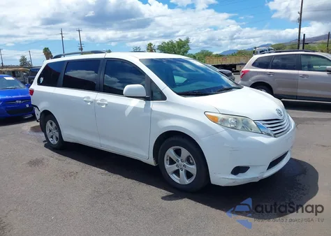 2015 Toyota Sienna Le 7 Passenger/Le 8 Passenger из США, поврежденный, VIN 5TDKK3DC6FS664852